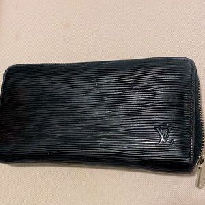 Used Louis Vuitton Large Wallet
